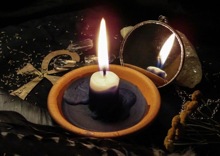 Святочные гадания на свече