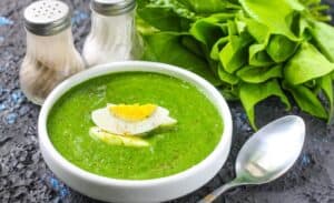 как приготовить зеленый борщ с щавелем суп пюре