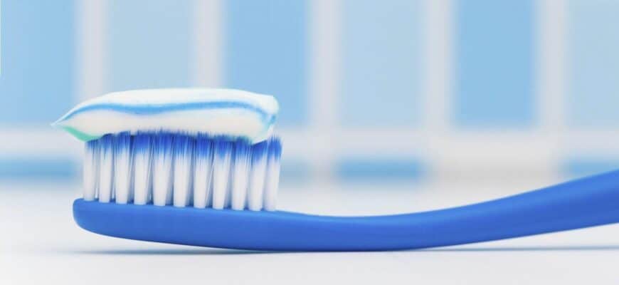 Топ зубных паст 2022 года - как выбрать самые лучшие